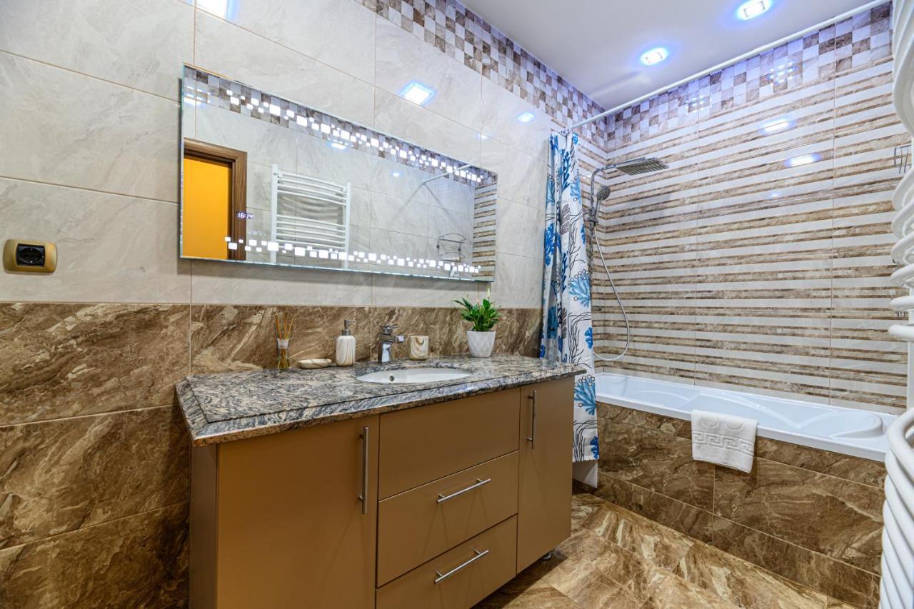 Jad - Comfortable - 3 Rooms Apartments Isaran Coresi Brasov Exterior photo