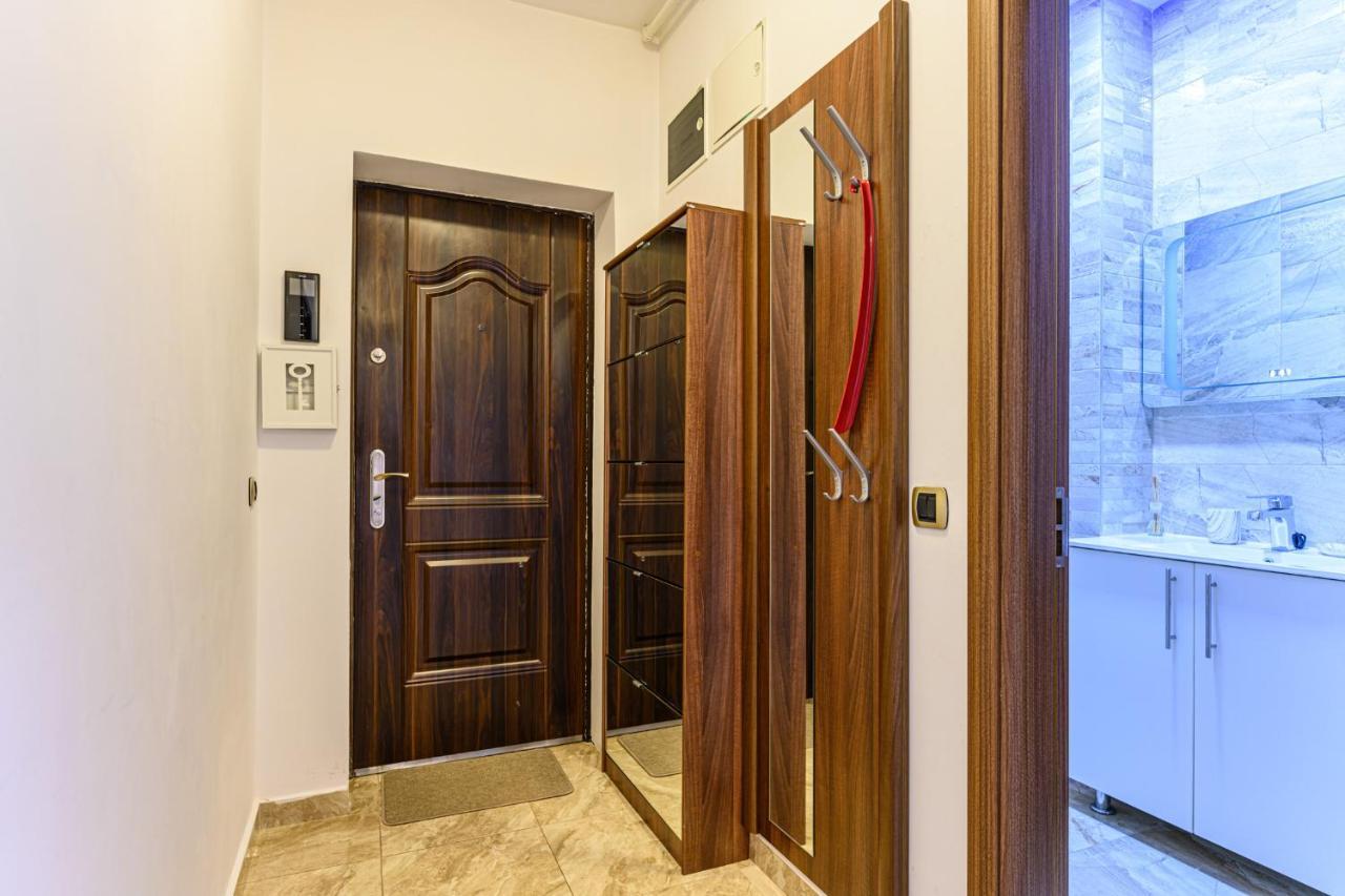 Jad - Comfortable - 3 Rooms Apartments Isaran Coresi Brasov Exterior photo