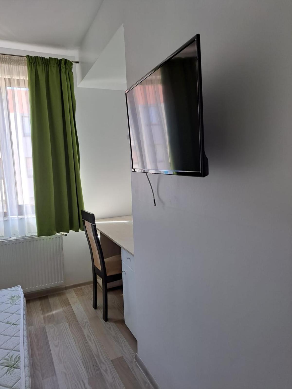 Jad - Comfortable - 3 Rooms Apartments Isaran Coresi Brasov Exterior photo